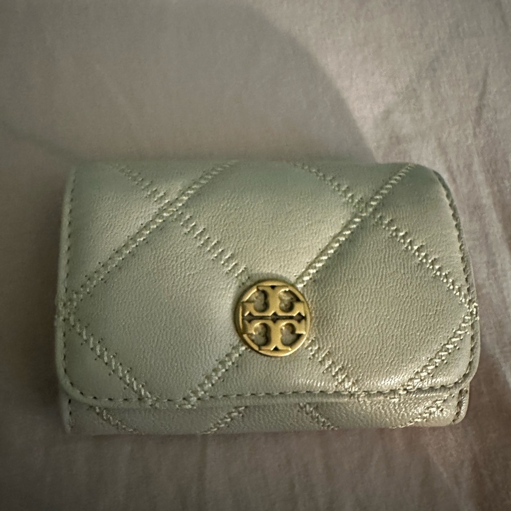 Tory Burch Quilted Leather Wallet in Cream
